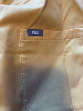 FIGS Mustard Yellow Scrub Set NEW